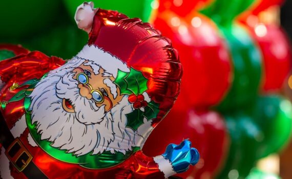 Bottle Gases Creating the Perfect Christmas Party With Helium Balloons