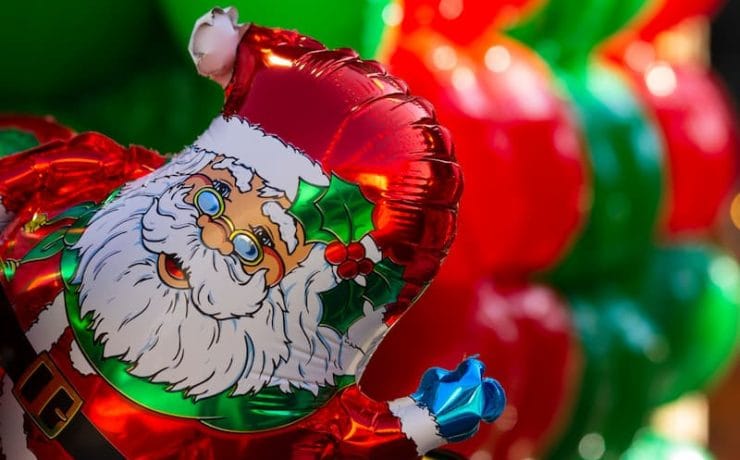 Bottle Gases Creating the Perfect Christmas Party With Helium Balloons